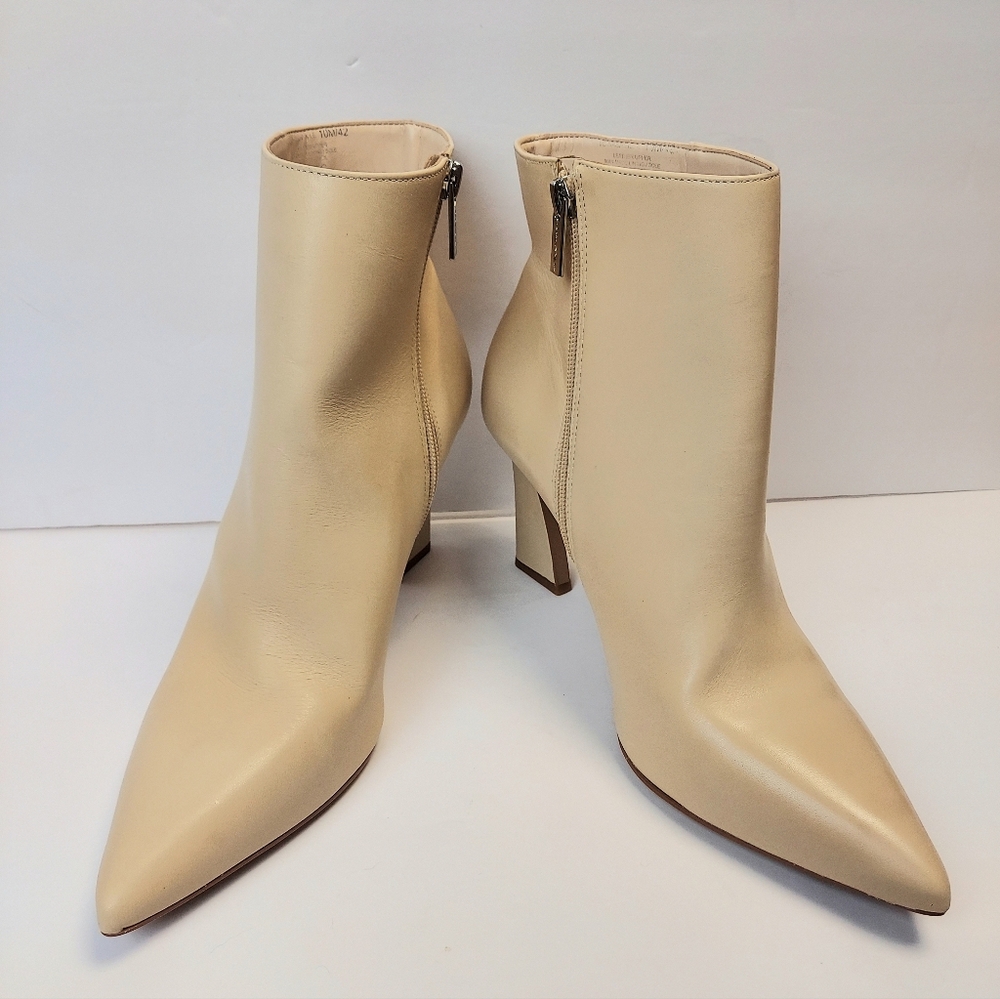 Vince Camuto Ivory Leather Bootie Women's Size 10 Pointed Toe Zipper 3.5" Heel